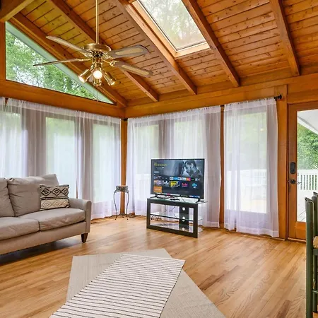 Enjoy This Roomy Cabin Style 5Br With A Pool Table